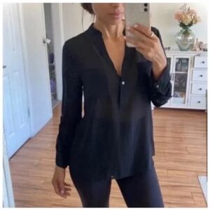 🪞 NEW zara v neck front button blouse